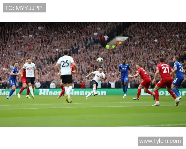 足球球星高清壁纸大赏尽显绿茵赛场激情与巅峰瞬间